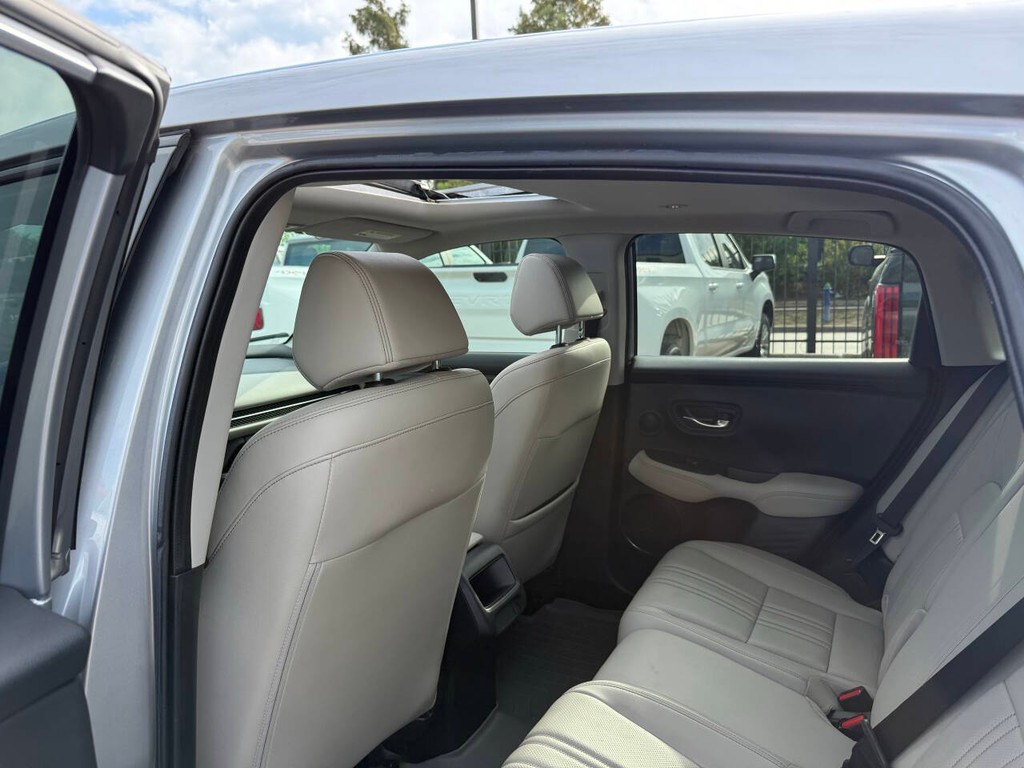 Honda HR-V Vehicle Full-screen Gallery Image 12