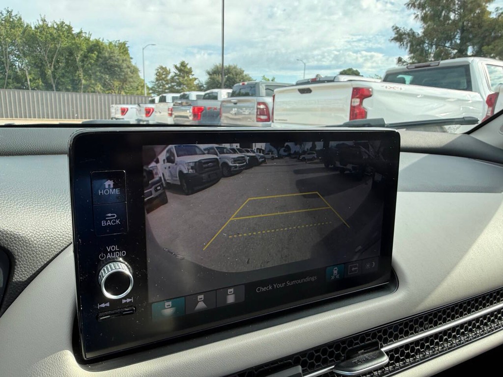 Honda HR-V Vehicle Full-screen Gallery Image 24