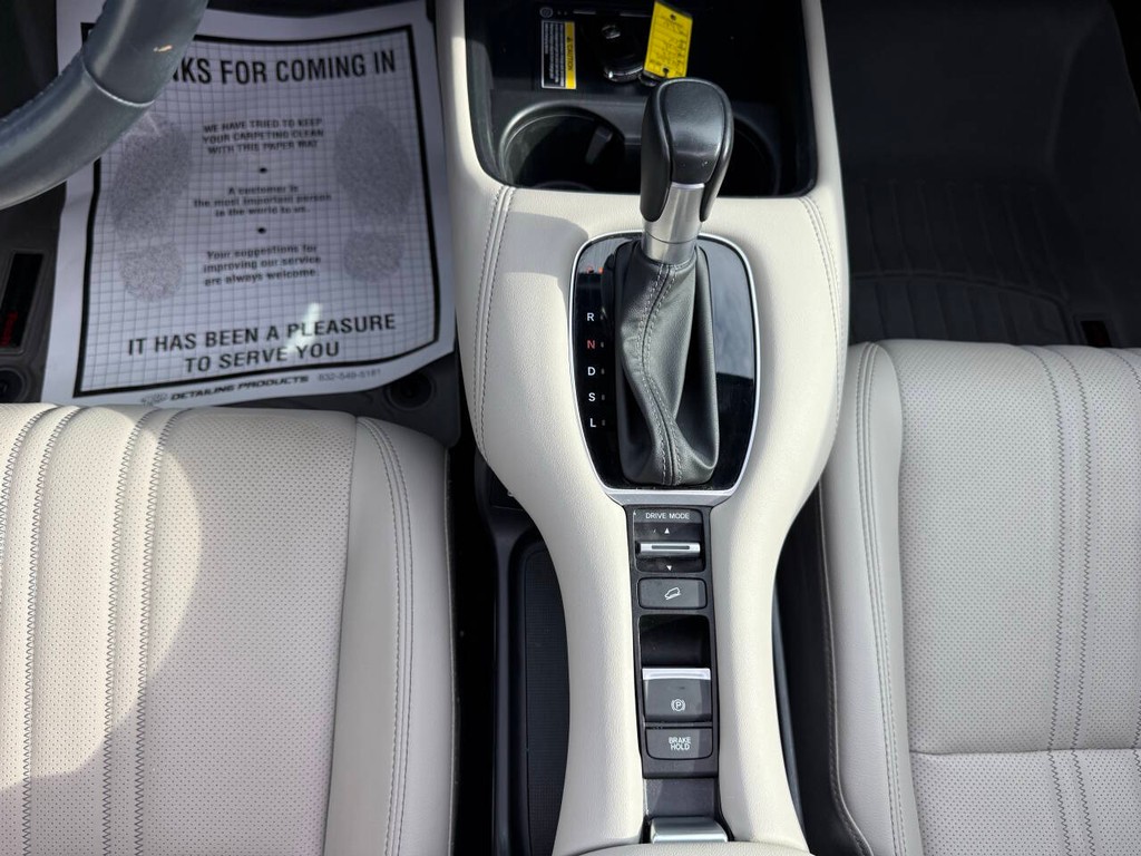Honda HR-V Vehicle Full-screen Gallery Image 26