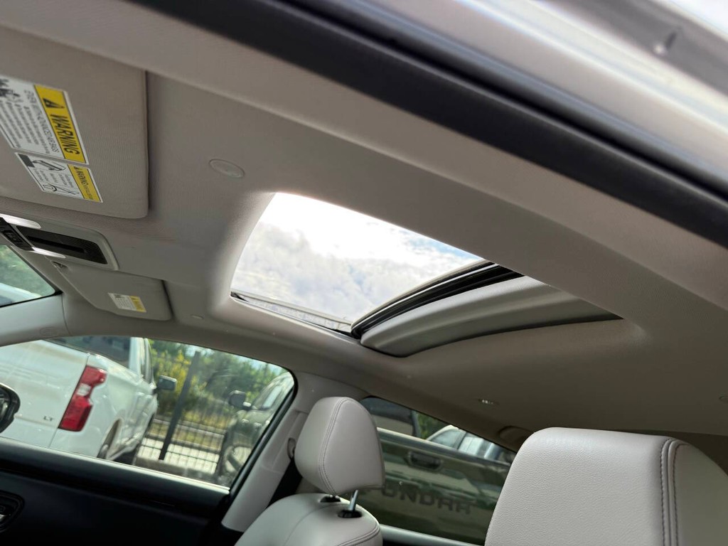 Honda HR-V Vehicle Full-screen Gallery Image 28
