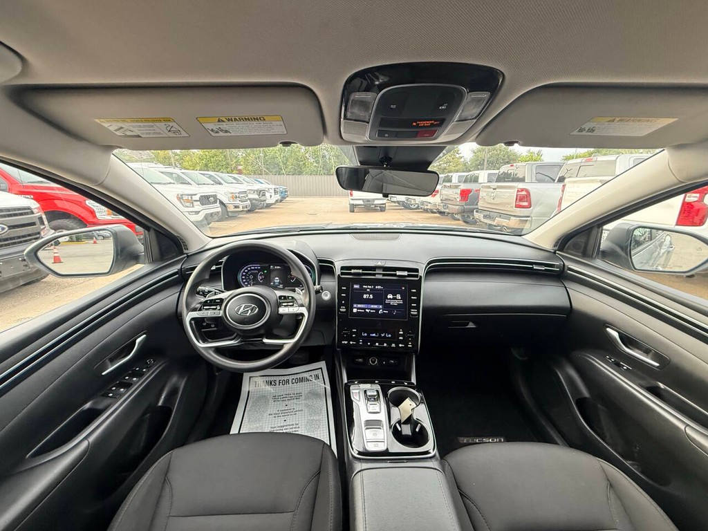 Hyundai Tucson Hybrid Vehicle Full-screen Gallery Image 18