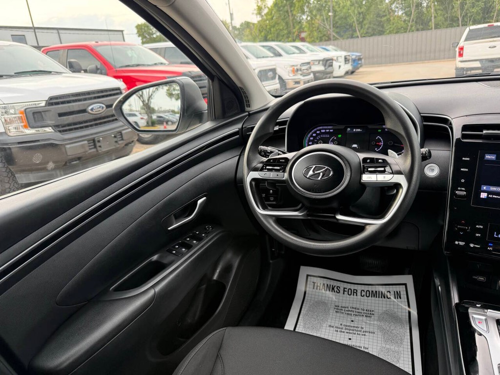 Hyundai Tucson Hybrid Vehicle Full-screen Gallery Image 19