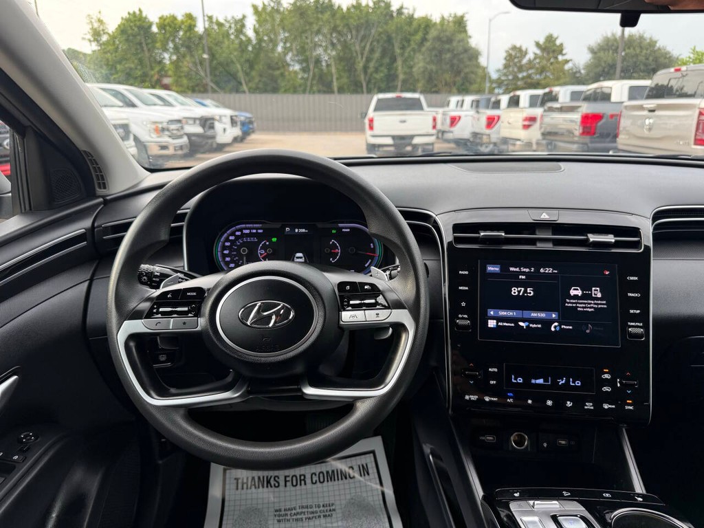 Hyundai Tucson Hybrid Vehicle Full-screen Gallery Image 22