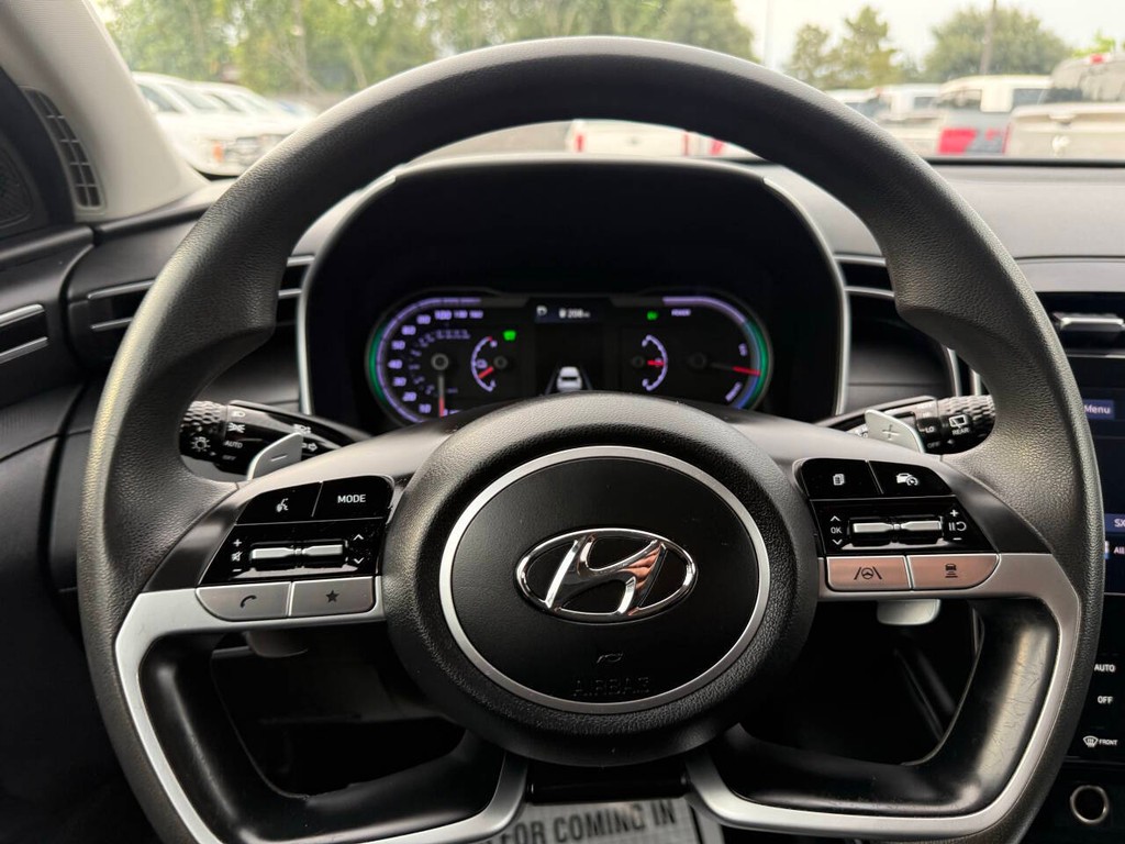 Hyundai Tucson Hybrid Vehicle Full-screen Gallery Image 24