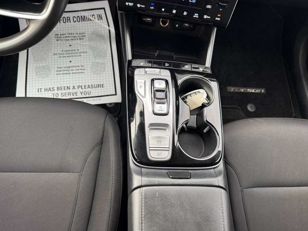 Hyundai Tucson Hybrid Vehicle Full-screen Gallery Image 29