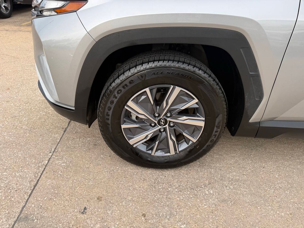 Hyundai Tucson Hybrid Vehicle Full-screen Gallery Image 35