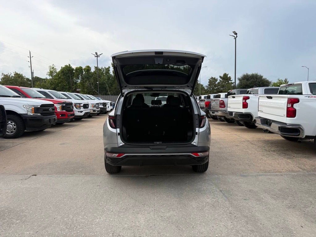 Hyundai Tucson Hybrid Vehicle Full-screen Gallery Image 36
