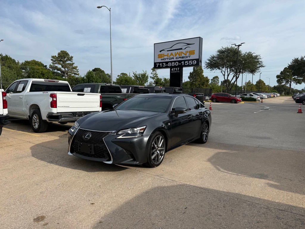 Lexus GS Vehicle Full-screen Gallery Image 03