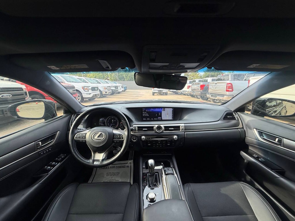 Lexus GS Vehicle Full-screen Gallery Image 19