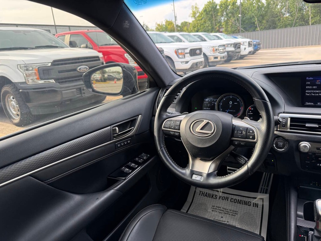 Lexus GS Vehicle Full-screen Gallery Image 20