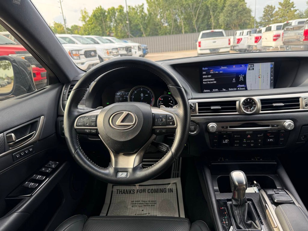 Lexus GS Vehicle Full-screen Gallery Image 23