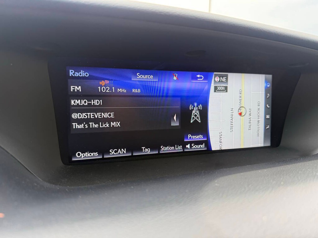 Lexus GS Vehicle Full-screen Gallery Image 26