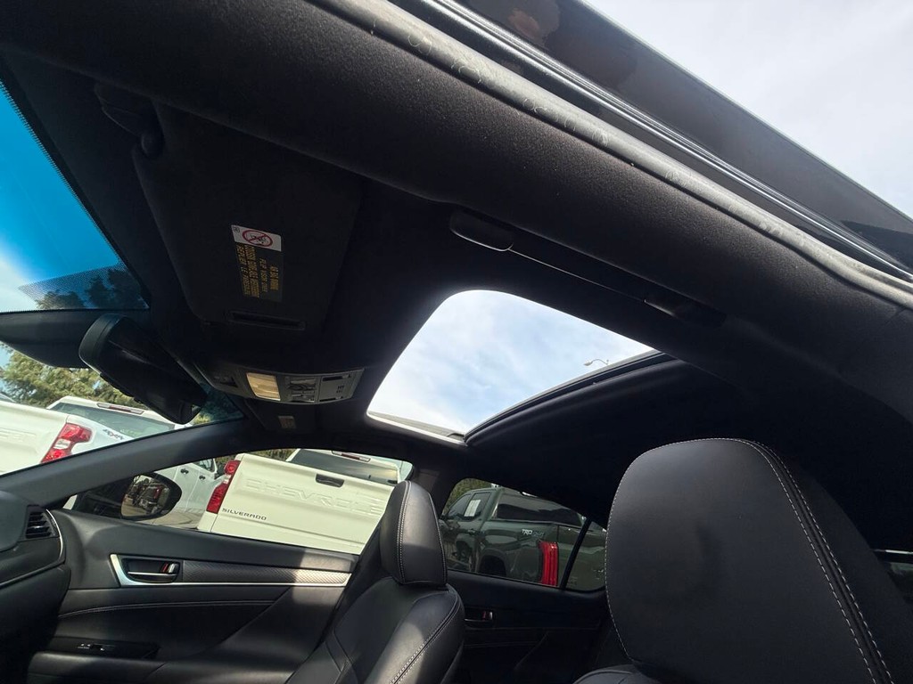 Lexus GS Vehicle Full-screen Gallery Image 34