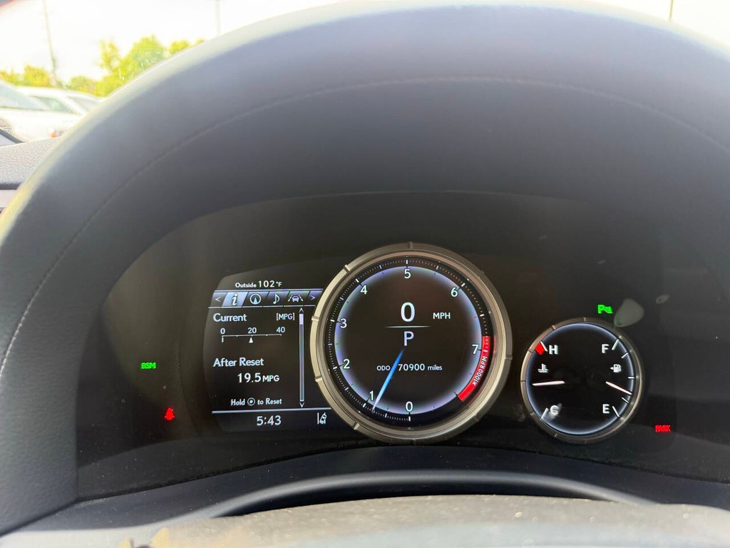 Lexus GS Vehicle Full-screen Gallery Image 35