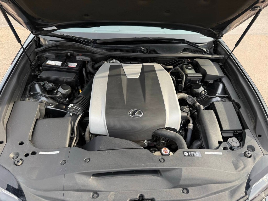 Lexus GS Vehicle Full-screen Gallery Image 38