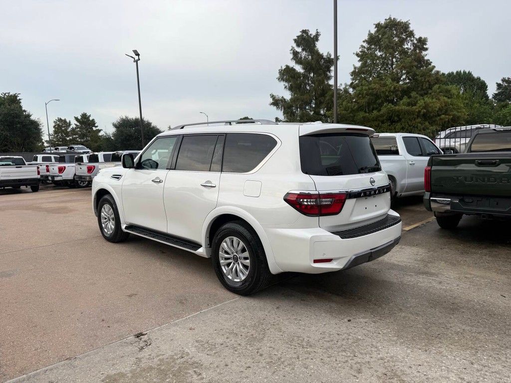 Nissan Armada Vehicle Full-screen Gallery Image 04