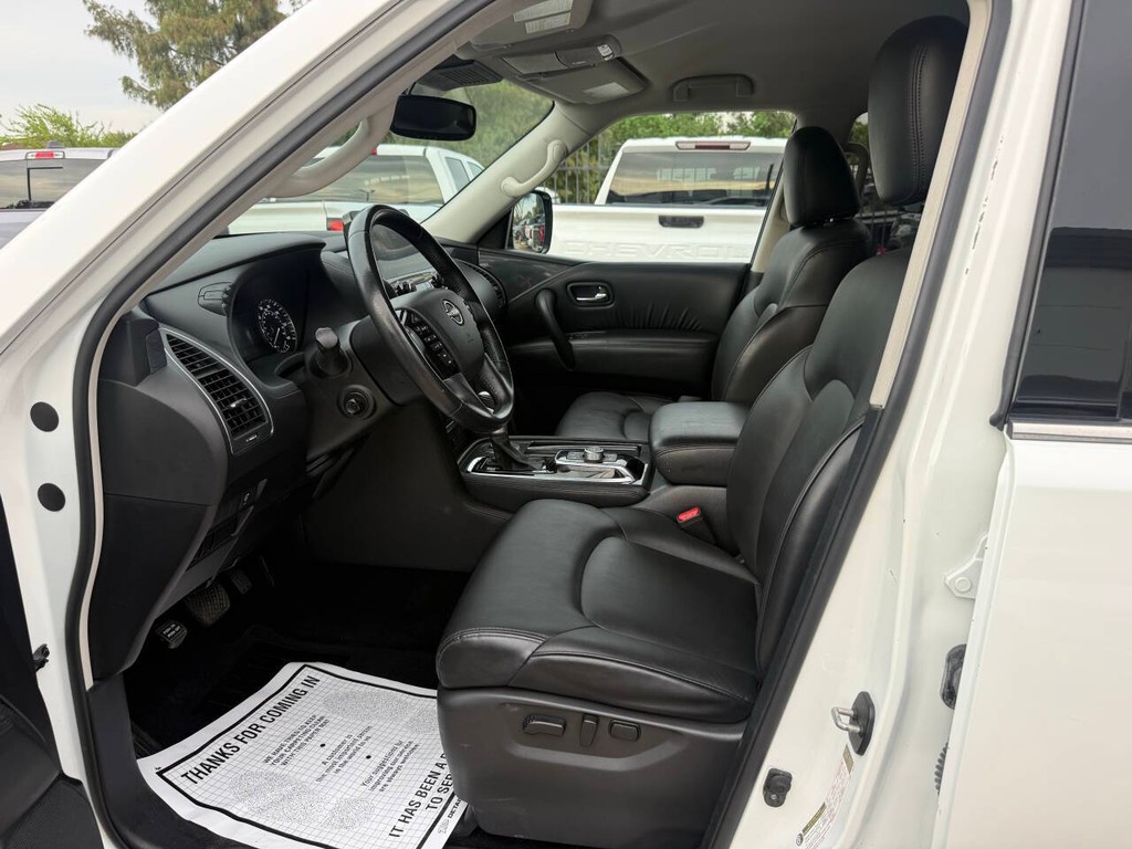 Nissan Armada Vehicle Full-screen Gallery Image 07