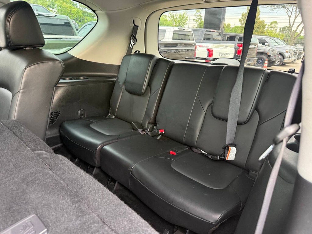 Nissan Armada Vehicle Full-screen Gallery Image 14