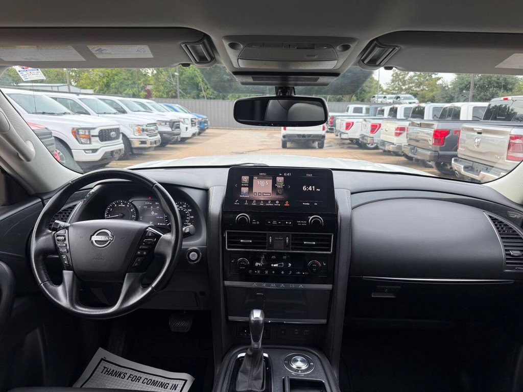 Nissan Armada Vehicle Full-screen Gallery Image 19