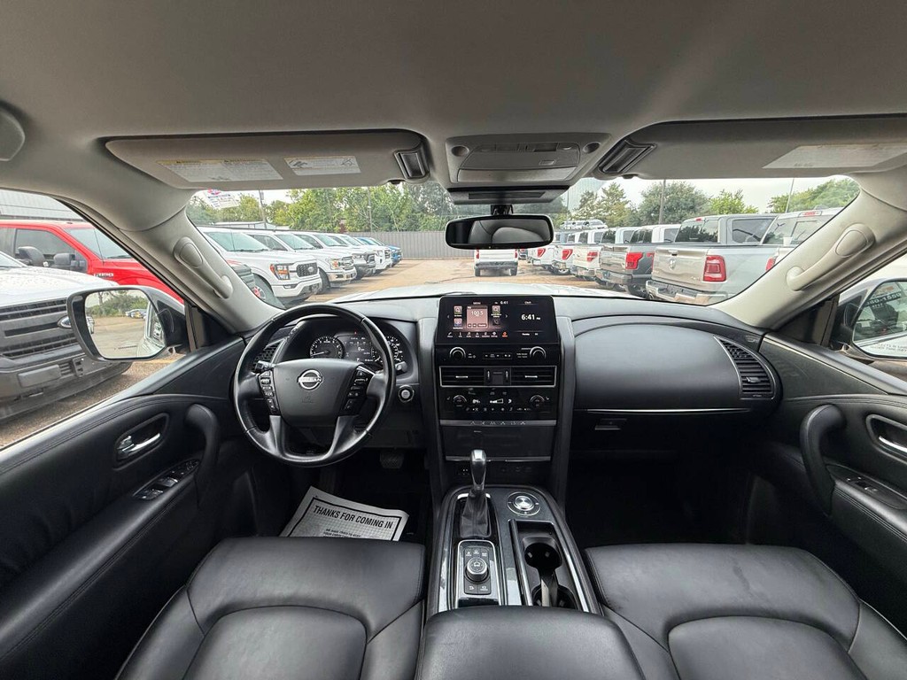 Nissan Armada Vehicle Full-screen Gallery Image 20