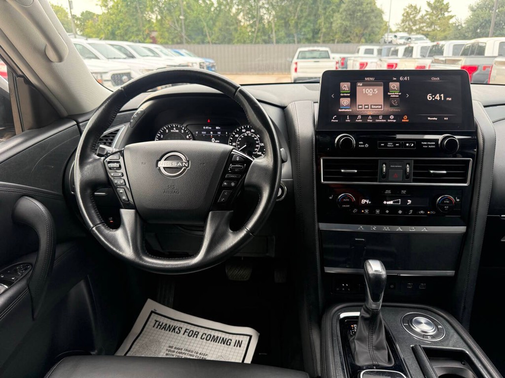 Nissan Armada Vehicle Full-screen Gallery Image 23