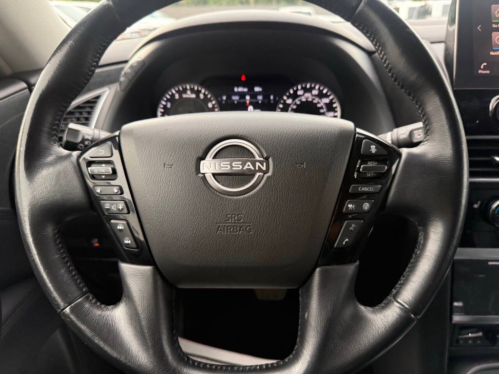 Nissan Armada Vehicle Full-screen Gallery Image 25