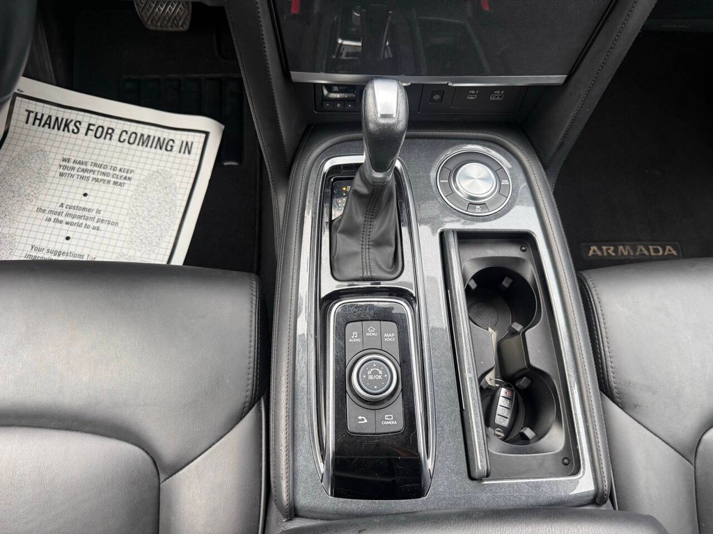Nissan Armada Vehicle Full-screen Gallery Image 31