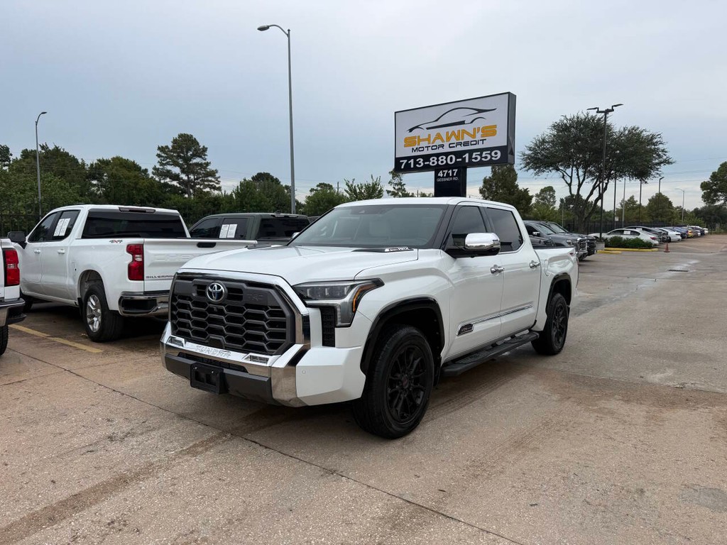 Toyota Tundra 4WD Vehicle Full-screen Gallery Image 03