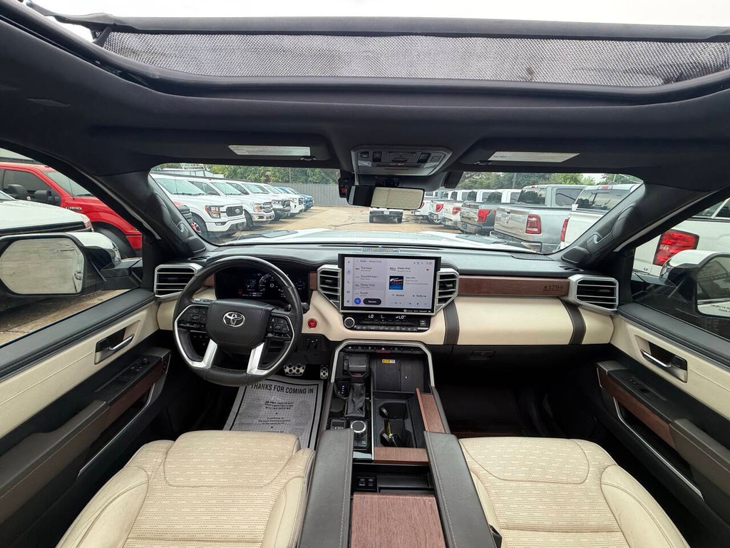 Toyota Tundra 4WD Vehicle Full-screen Gallery Image 18