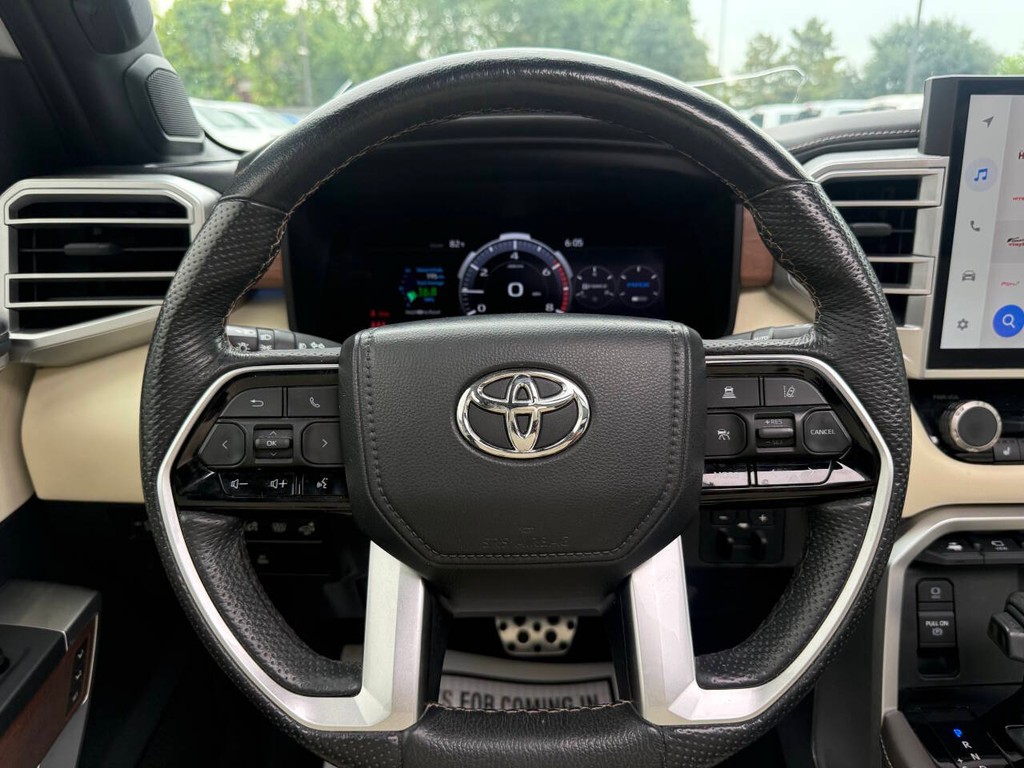 Toyota Tundra 4WD Vehicle Full-screen Gallery Image 23