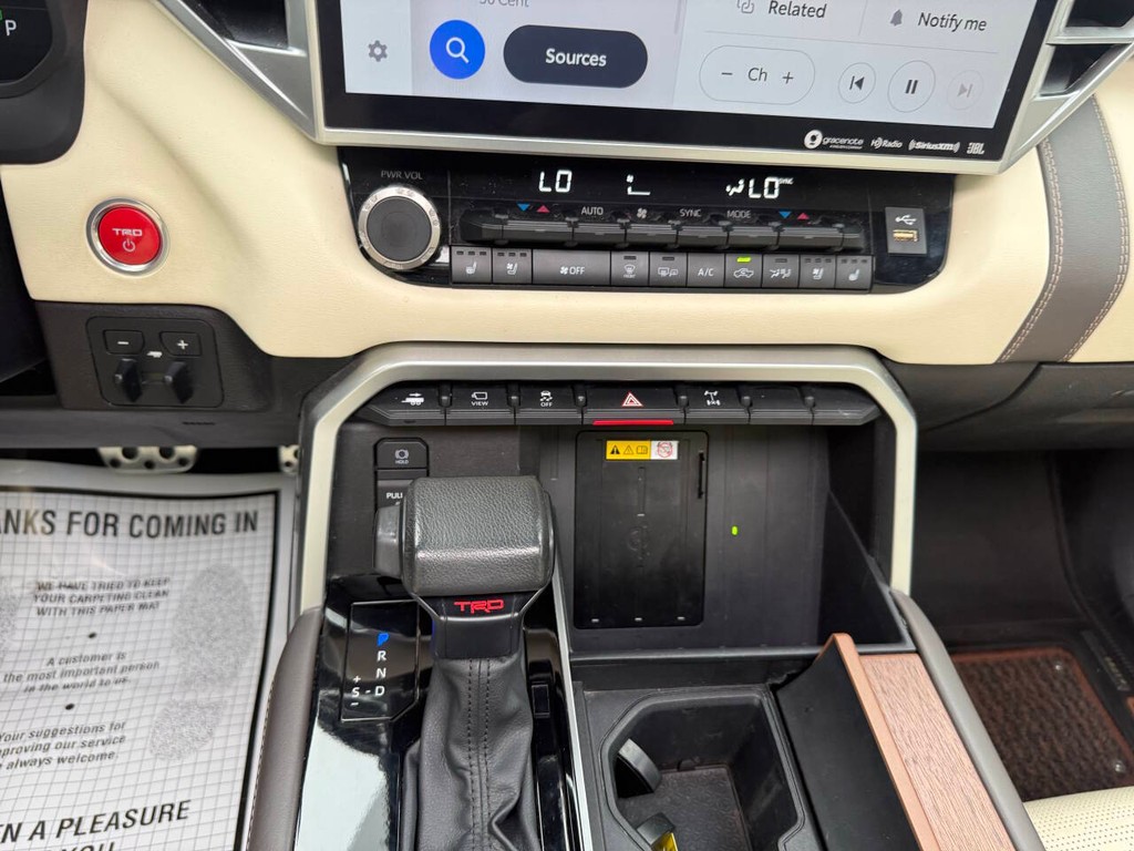 Toyota Tundra 4WD Vehicle Full-screen Gallery Image 29