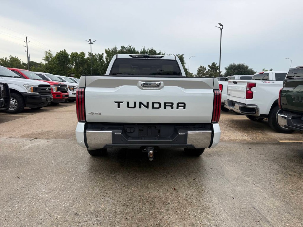 Toyota Tundra 4WD Vehicle Full-screen Gallery Image 43