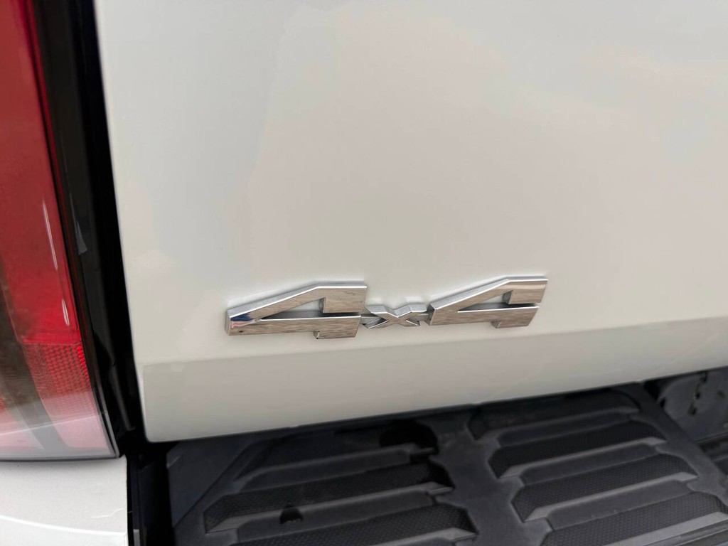 Toyota Tundra 4WD Vehicle Full-screen Gallery Image 44