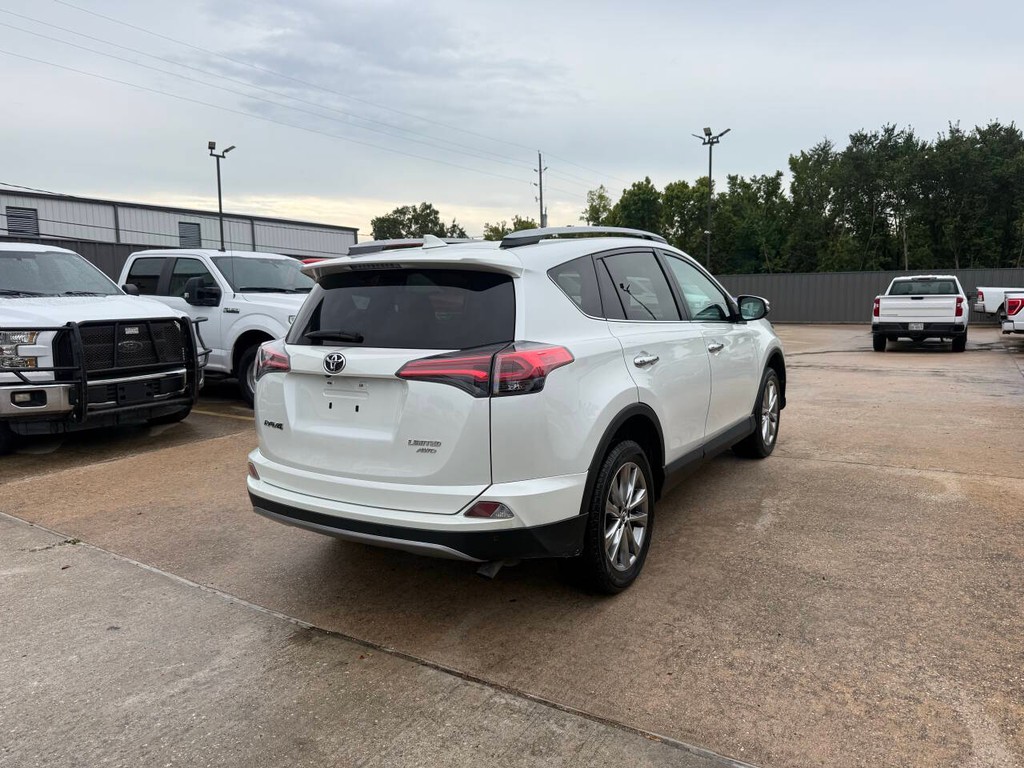 Toyota RAV4 Vehicle Full-screen Gallery Image 05