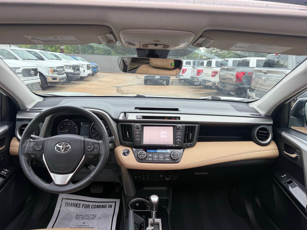 Toyota RAV4 Vehicle Full-screen Gallery Image 17