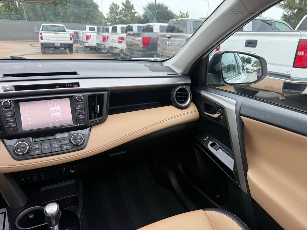 Toyota RAV4 Vehicle Full-screen Gallery Image 20