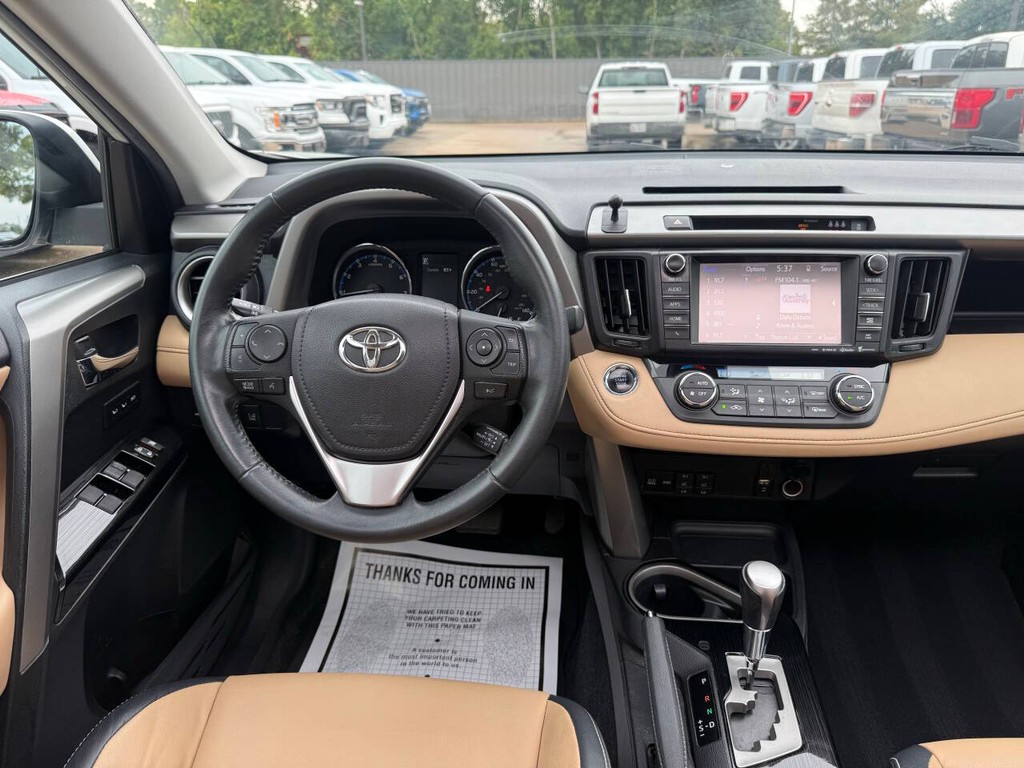 Toyota RAV4 Vehicle Full-screen Gallery Image 21
