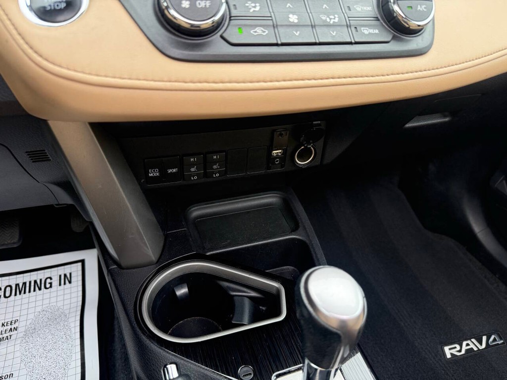 Toyota RAV4 Vehicle Full-screen Gallery Image 28
