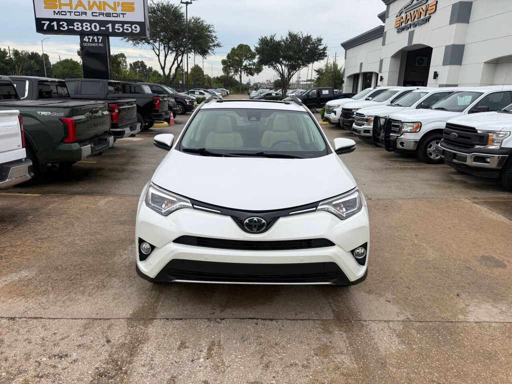 Toyota RAV4 Vehicle Full-screen Gallery Image 40