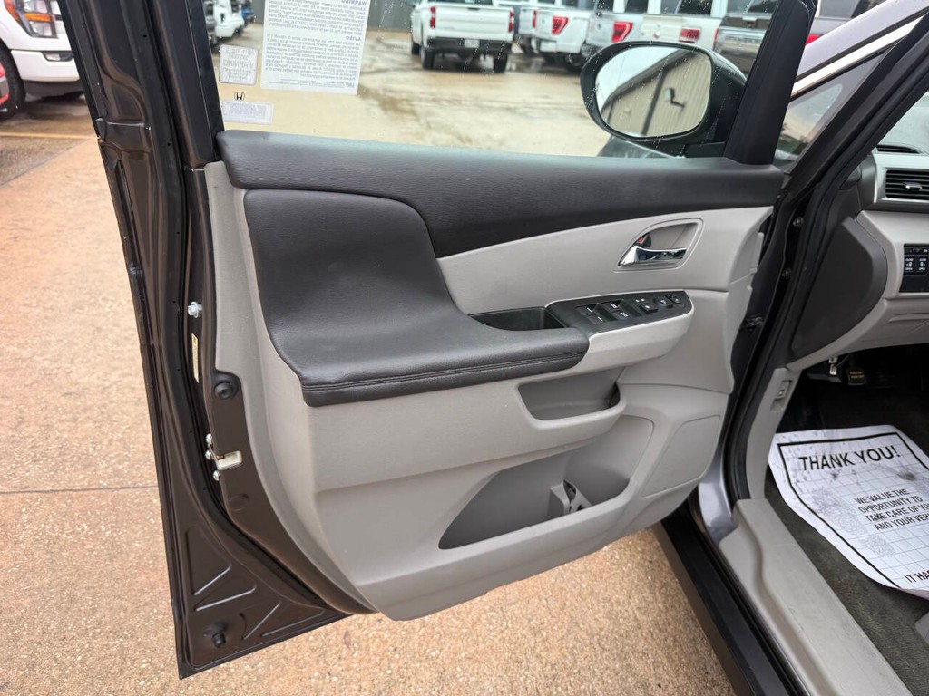 Honda Odyssey Vehicle Full-screen Gallery Image 08