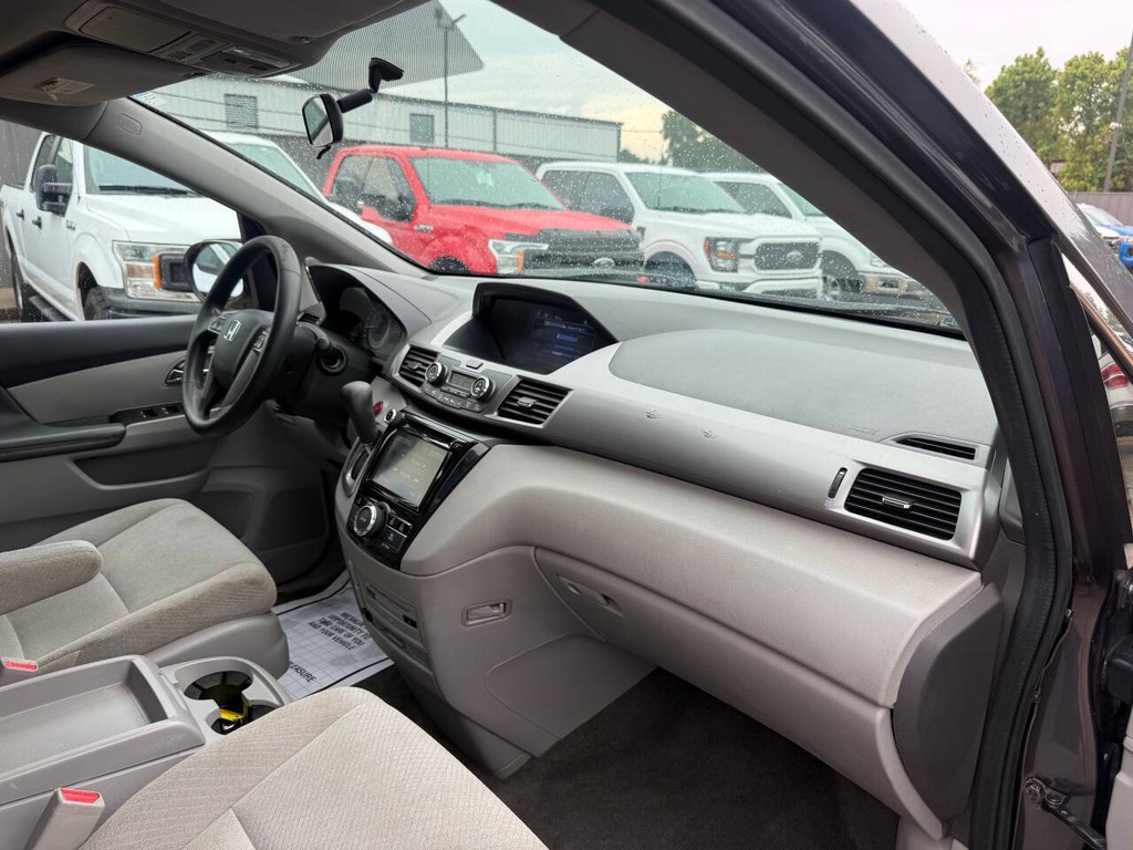 Honda Odyssey Vehicle Full-screen Gallery Image 09