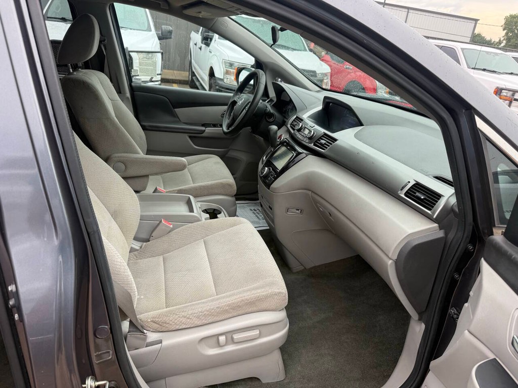 Honda Odyssey Vehicle Full-screen Gallery Image 10