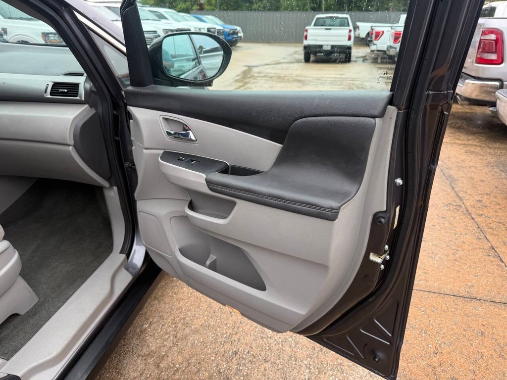 Honda Odyssey Vehicle Full-screen Gallery Image 11