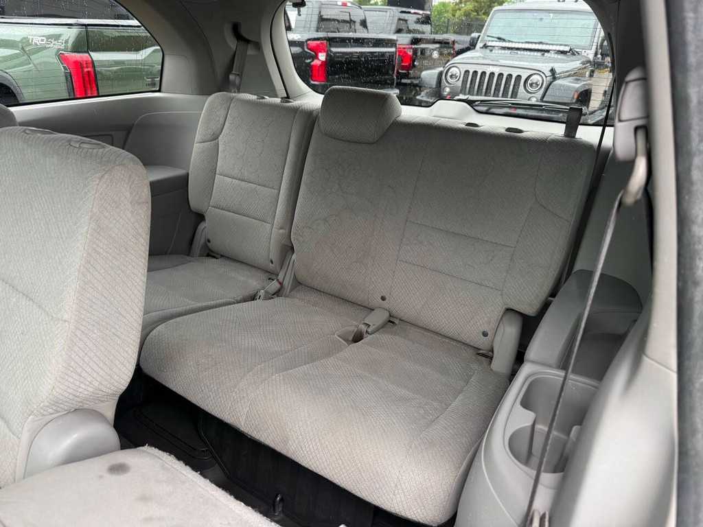 Honda Odyssey Vehicle Full-screen Gallery Image 13