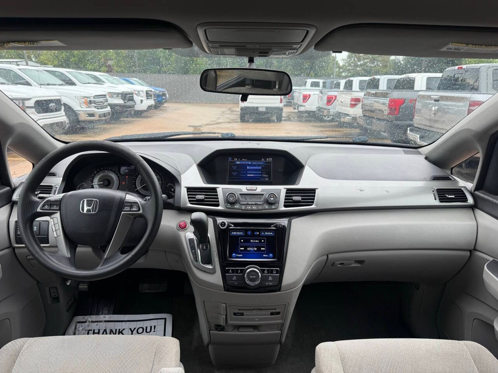 Honda Odyssey Vehicle Full-screen Gallery Image 16