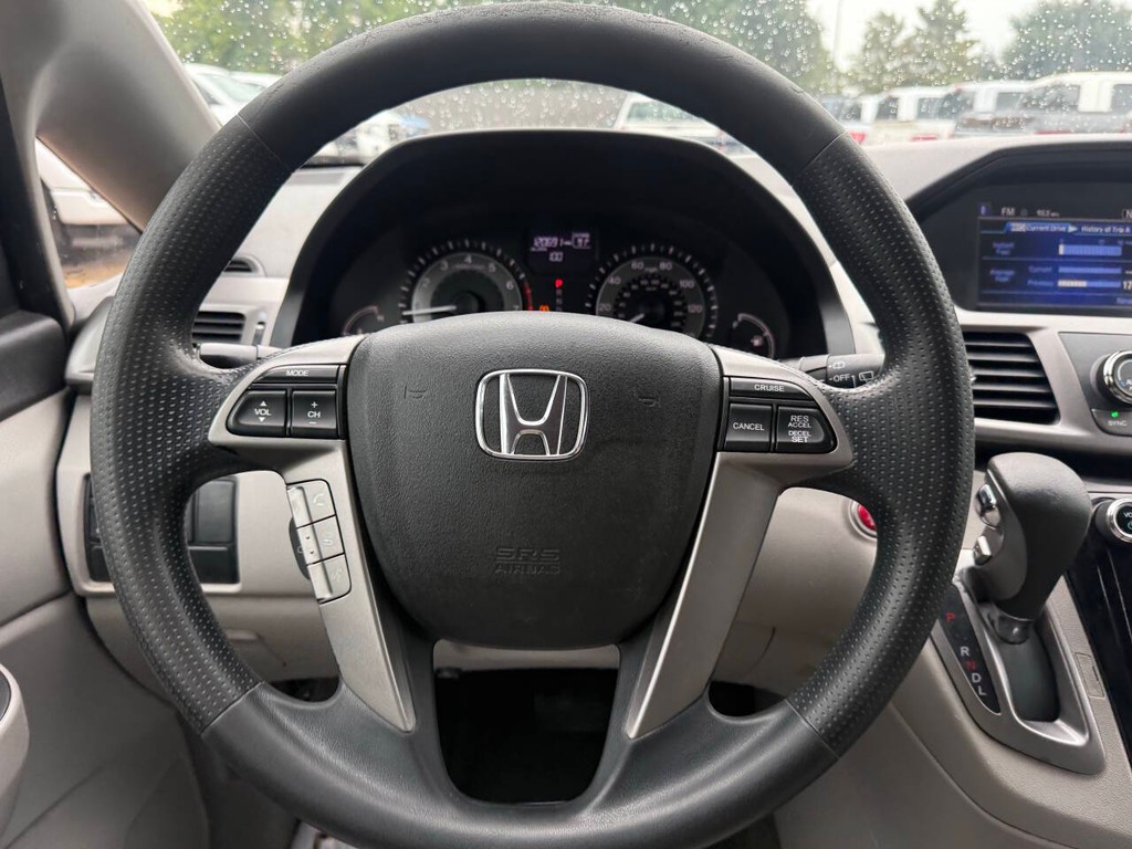 Honda Odyssey Vehicle Full-screen Gallery Image 22