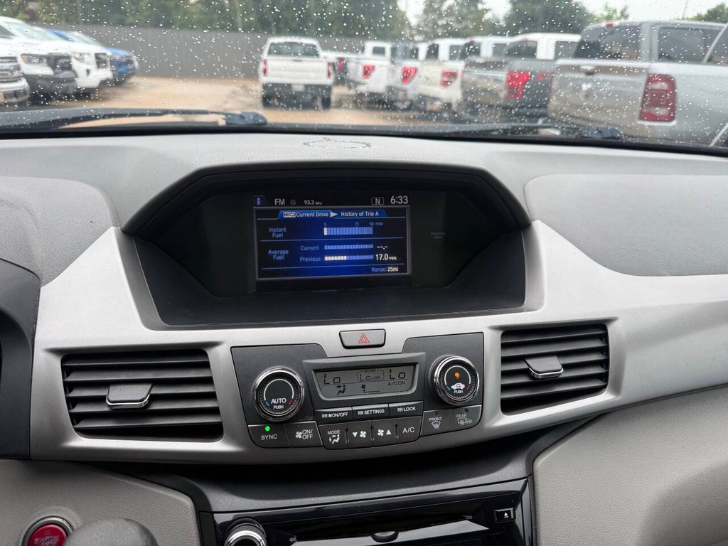 Honda Odyssey Vehicle Full-screen Gallery Image 26