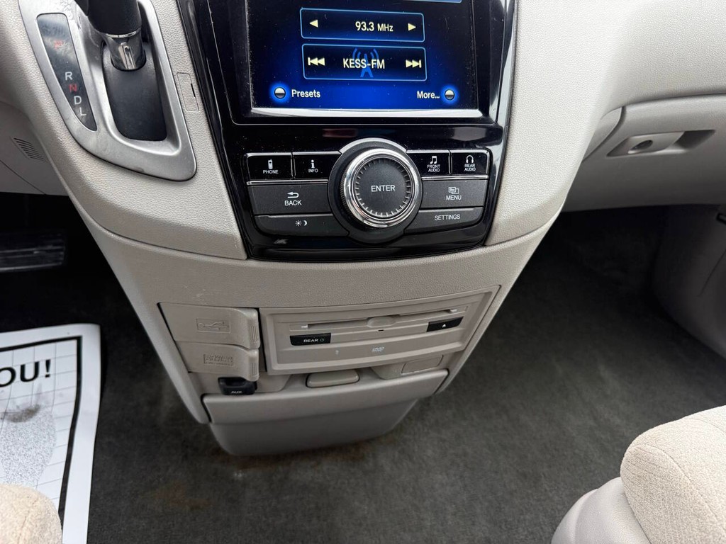 Honda Odyssey Vehicle Full-screen Gallery Image 28
