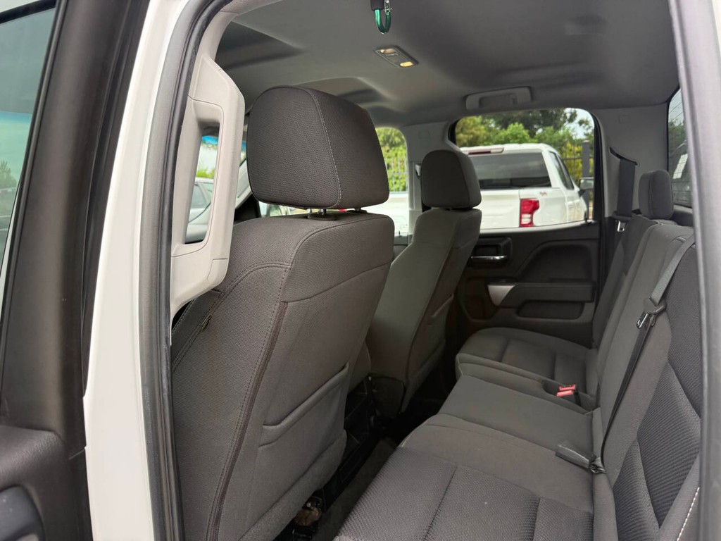 Chevrolet Silverado 1500 Vehicle Full-screen Gallery Image 12