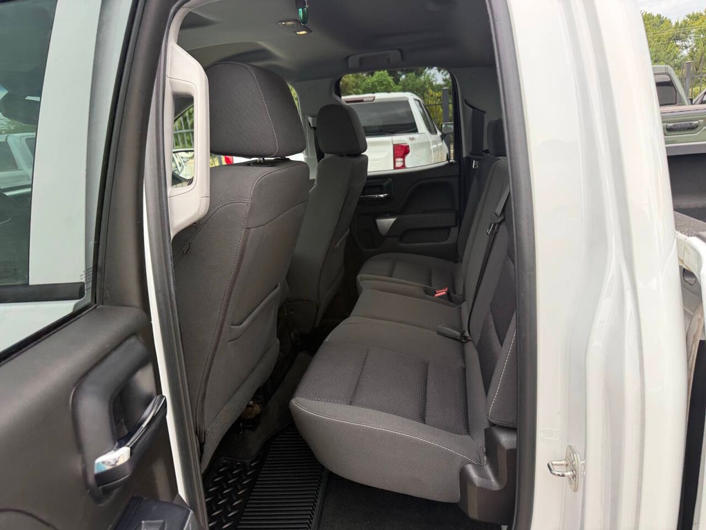 Chevrolet Silverado 1500 Vehicle Full-screen Gallery Image 13